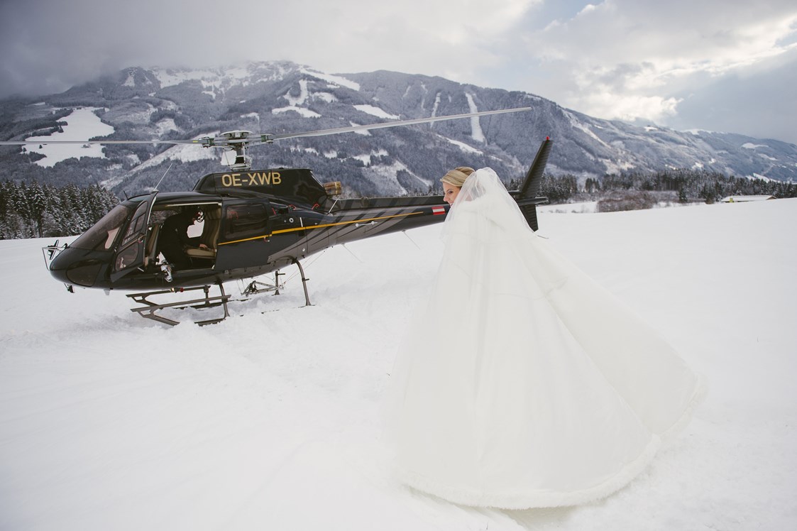 Hochzeit: Braut reist im Helikopter an  - Schloss Prielau Hotel & Restaurants