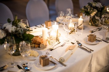 Hochzeit: romantische Tischdekoration - Schloss Prielau Hotel & Restaurants