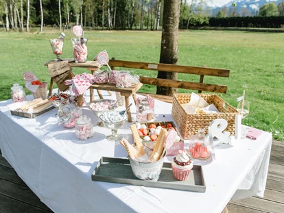 Wedding - Hohe Tauern - süßes Buffet im Schlossgarten - Schloss Prielau Hotel & Restaurants