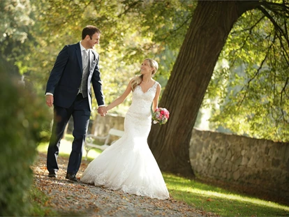 Hochzeit - PLZ 9155 (Österreich) - Der Schloss-Park bietet den idealen Rahmen für Ihre Hochzeitsfotos - Schloss Wolfsberg