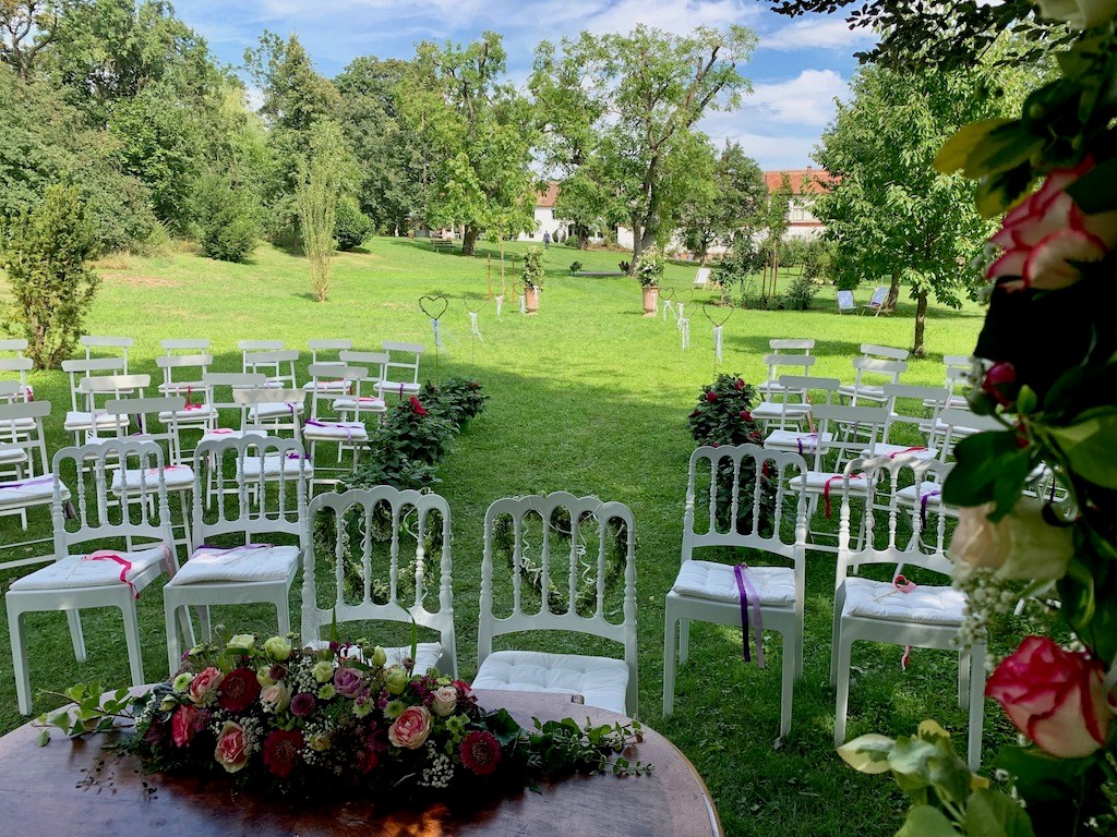 Hochzeit: Schattenplatz bei der Rotbuche, 1,2 Hektar Garten  - Schmiede am Ravelsbach (Niederösterreich - nahe Wien) 