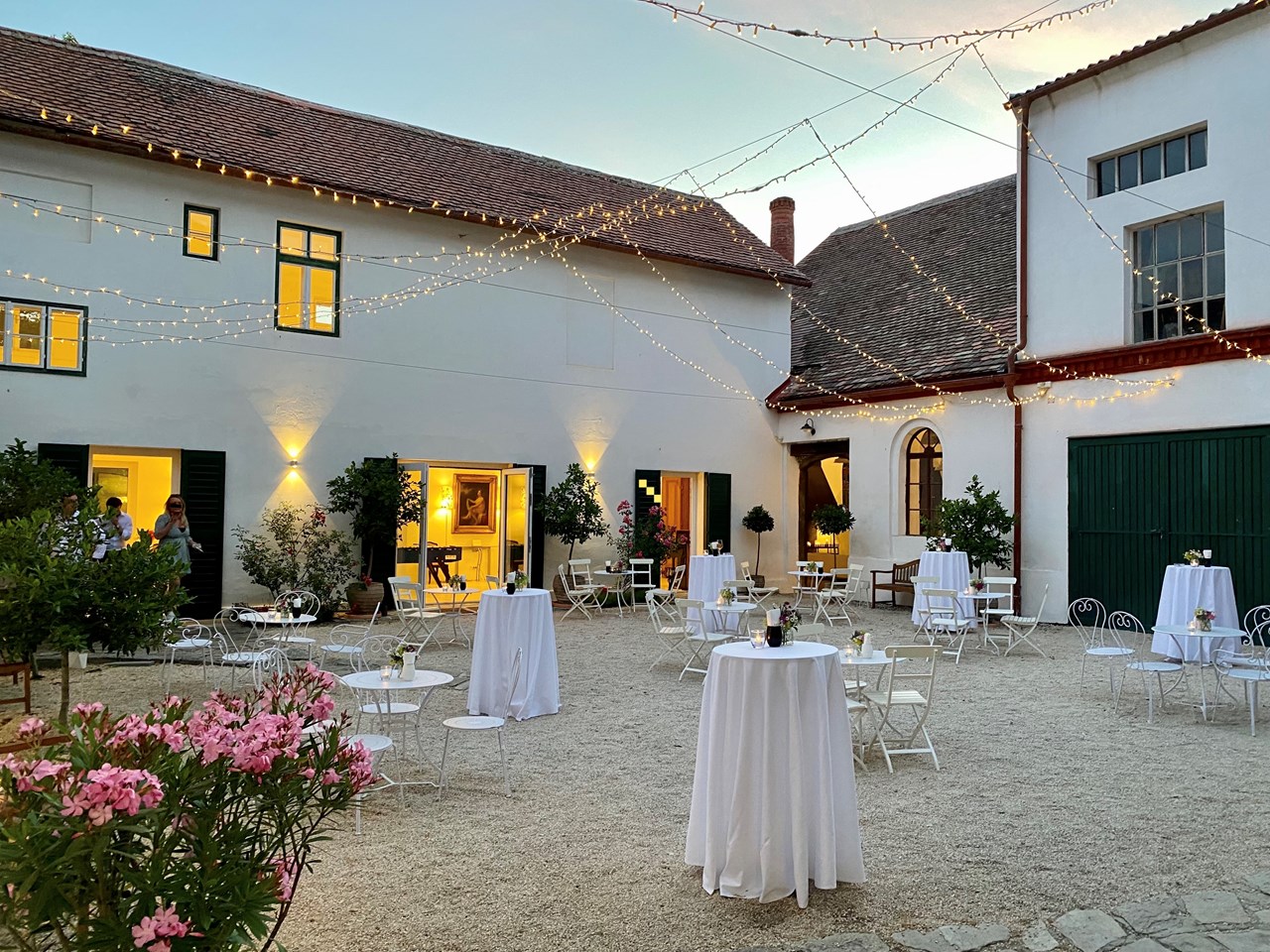 Schmiede am Ravelsbach  Angaben zu den Festsälen Innenhof 
