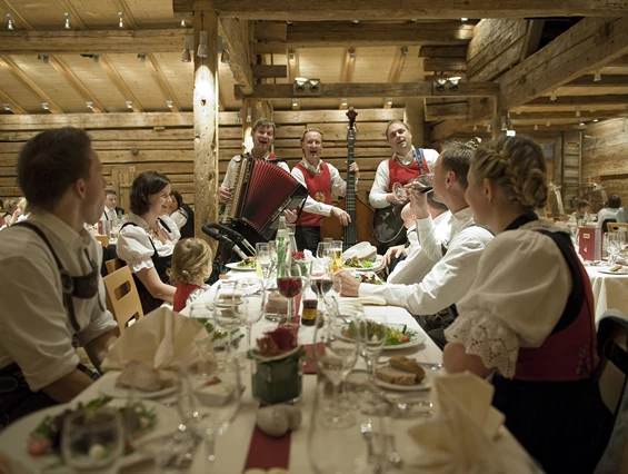Hochzeitslocation: gute Stimmung, die Gäste fühlen sich wohl - Bergbauernmuseum z'Bach
