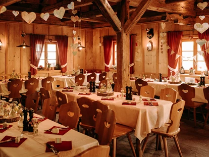 Wedding - Seefeld in Tirol - alte Alm im Hochzeitskleid - Gamsalm Ehrwald