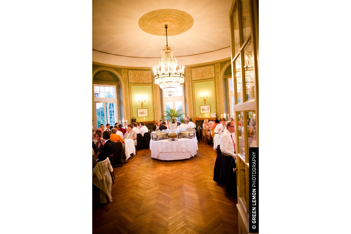 Hochzeit: Eine Hochzeit im Festsaal des Café-Restaurant Lusthaus in 1020 Wien.
Foto © greenlemon.at - Café-Restaurant Lusthaus