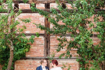 Hochzeit: Zahlreiche romantische Ecken bieten Platz zum Entspannen, Abschalten und als tolle Fotokulisse für Paarshootings. - Eißler - Weingut Steinbachhof