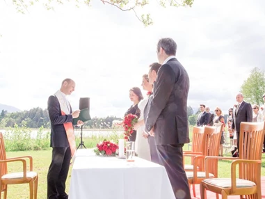 Hochzeit: Trauung unter freiem Himmer - Inselhotel Faakersee - Inselhotel Faakersee