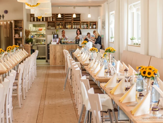 Hochzeitslocation: Der große Festsaal bietet Platz für 75 bis 120 Hochzeitsgäste. - Bischoff's Landrestaurant