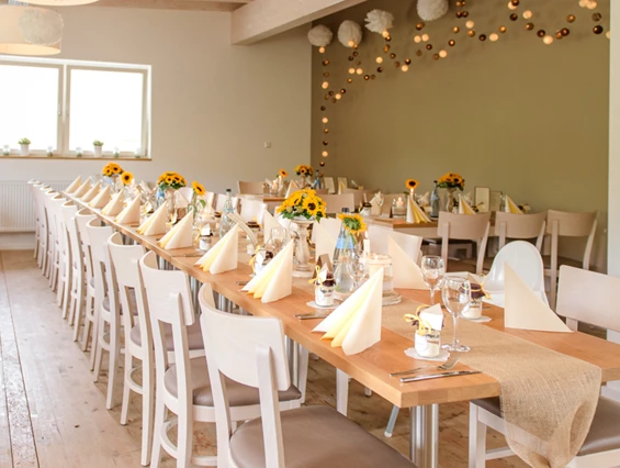 Hochzeitslocation: Der große Festsaal des Bischoff's Landrestaurant bietet Platz für 75 bis 120 Hochzeitsgäste. - Bischoff's Landrestaurant