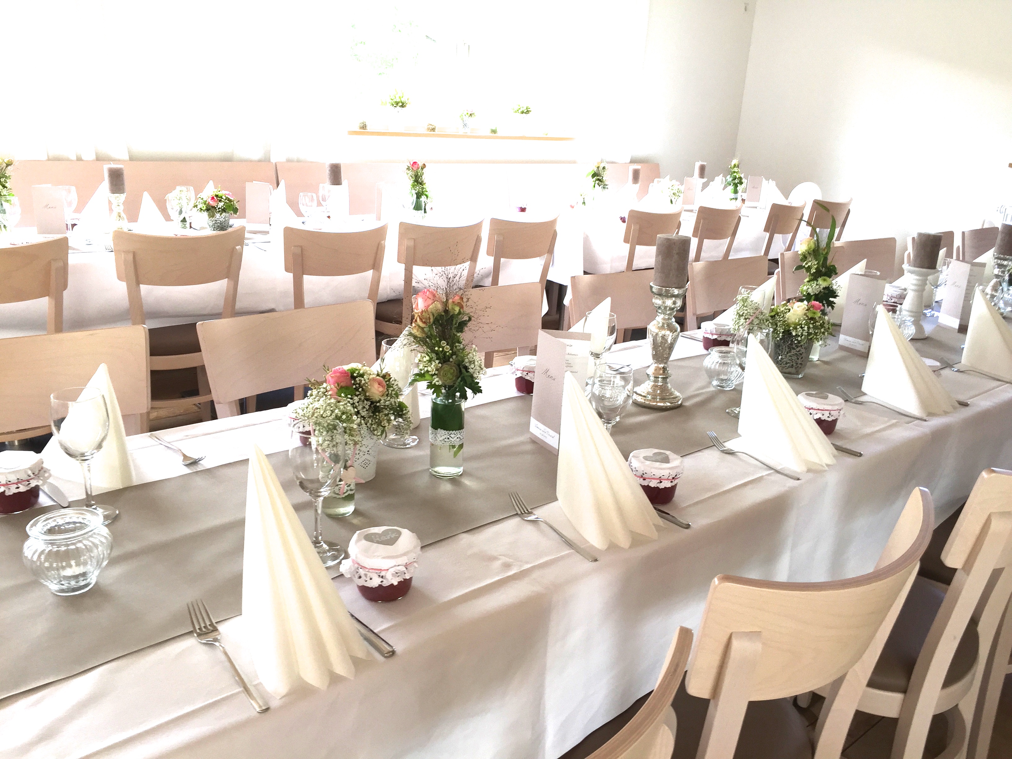 Hochzeitslocation: Der große Festsaal des Bischoff's Landrestaurant bietet Platz für 75 bis 120 Hochzeitsgäste. - Bischoff's Landrestaurant