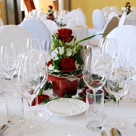 Hochzeit: ...edel gedeckt... - Villa Toscana/Toscana Congress Gmunden