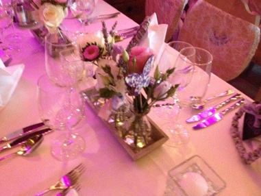 Hochzeit: Heiraten auf der Unterhofalm in Filzmoos. Auch auf der Alm kann es sehr festlich sein - Unterhofalm