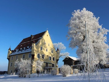Hochzeitslocation: Eine wunderschöne Foto-Location - selbst im Winter. - Schloss zu Hopferau
