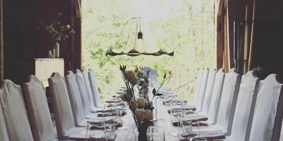 Wedding - nächstes Hotel - Angath - Wir haben Tische für drinnen und draußen: bis hin zur langen Tafel, die einst Werkbank in der Bäckerstube war, und heute Abend der schönste Tisch im Garten ist. Im Unterwirt in Ebbs ist Ihre Feier richtig. Wir haben Lust, Erfahrung und Ideen. - Der Unterwirt - Das kleine Gourmethotel