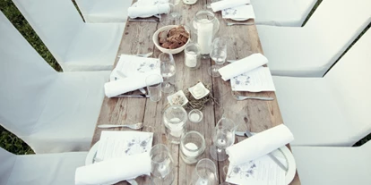 Wedding - nächstes Hotel - Angath - Wir haben Tische für drinnen und draußen: bis hin zur langen Tafel, die einst Werkbank in der Bäckerstube war, und heute Abend der schönste Tisch im Garten ist. Im Unterwirt in Ebbs ist Ihre Feier richtig. Wir haben Lust, Erfahrung und Ideen. - Der Unterwirt - Das kleine Gourmethotel