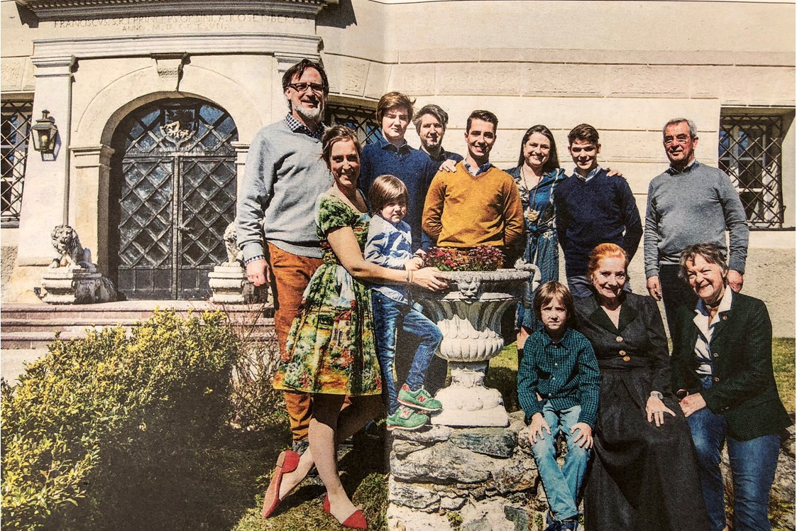 Hochzeit: 2018 Das sind WIR. 
Familie und Team. 
Wir kümmern uns gerne persönlich und mit Herz um Ihre Hochzeit ♥️ - Schloss Greifenburg