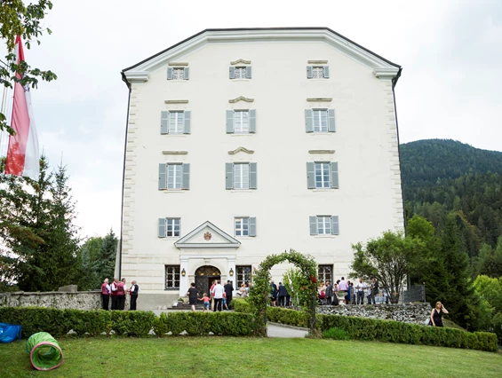 Hochzeitslocation: Das Schloss Greifenberg in Kärnten.
 - Schloss Greifenburg