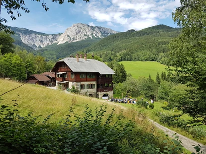 Mariage - Wiener Alpen - Hier wird seit 120 Jahren auf 13 Hektar Grund mit Haupthaus, Nebenhaus, Scheune, Wiesen und Wäldern gefeiert, gegessen und gelacht - exklusiv und ohne Nachbarn. - Riegelhof - Landsitz Doderer