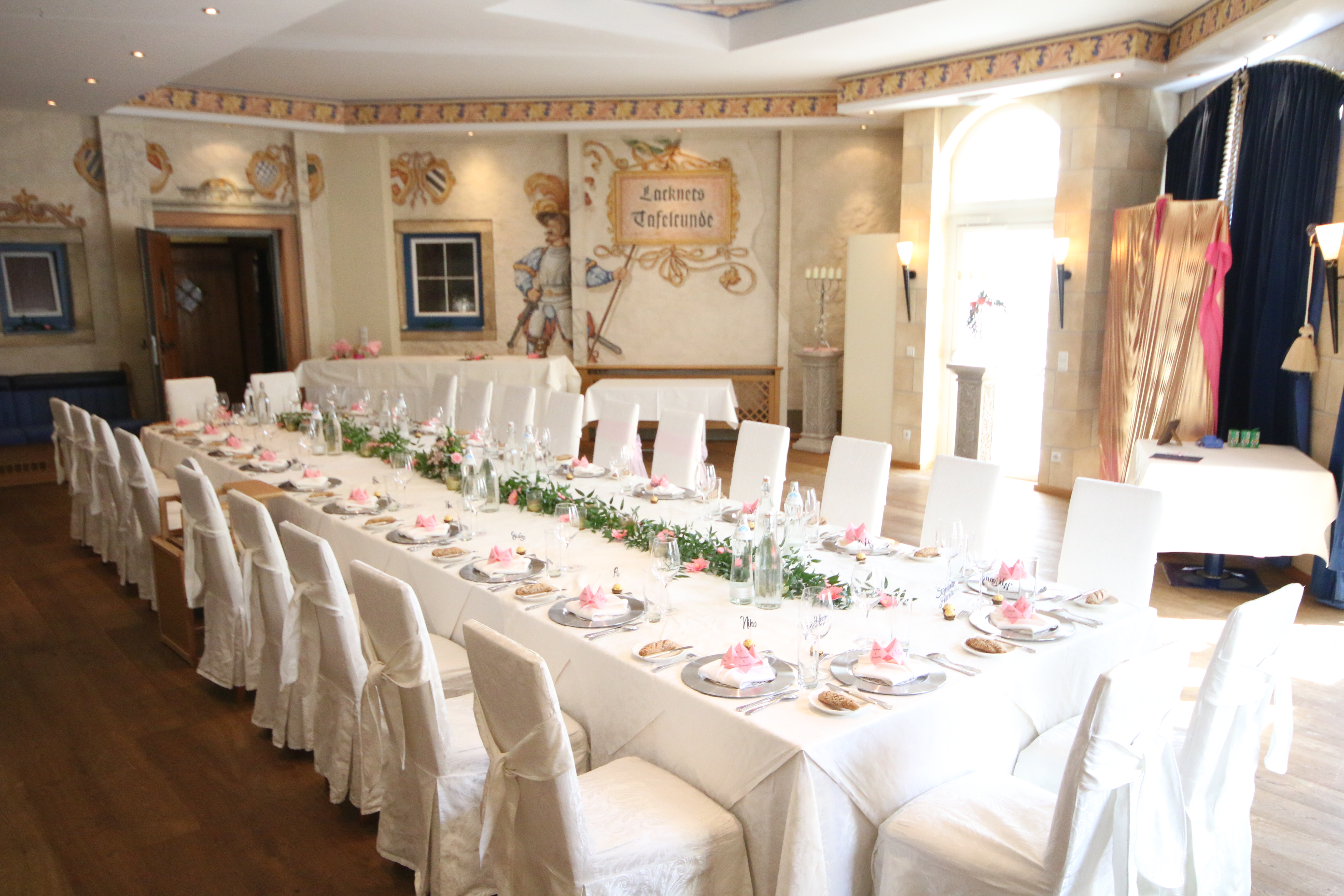 Hochzeitslocation: Hochzeitstafeln nach Absprache - Schlosshotel Lacknerhof****S Flachau