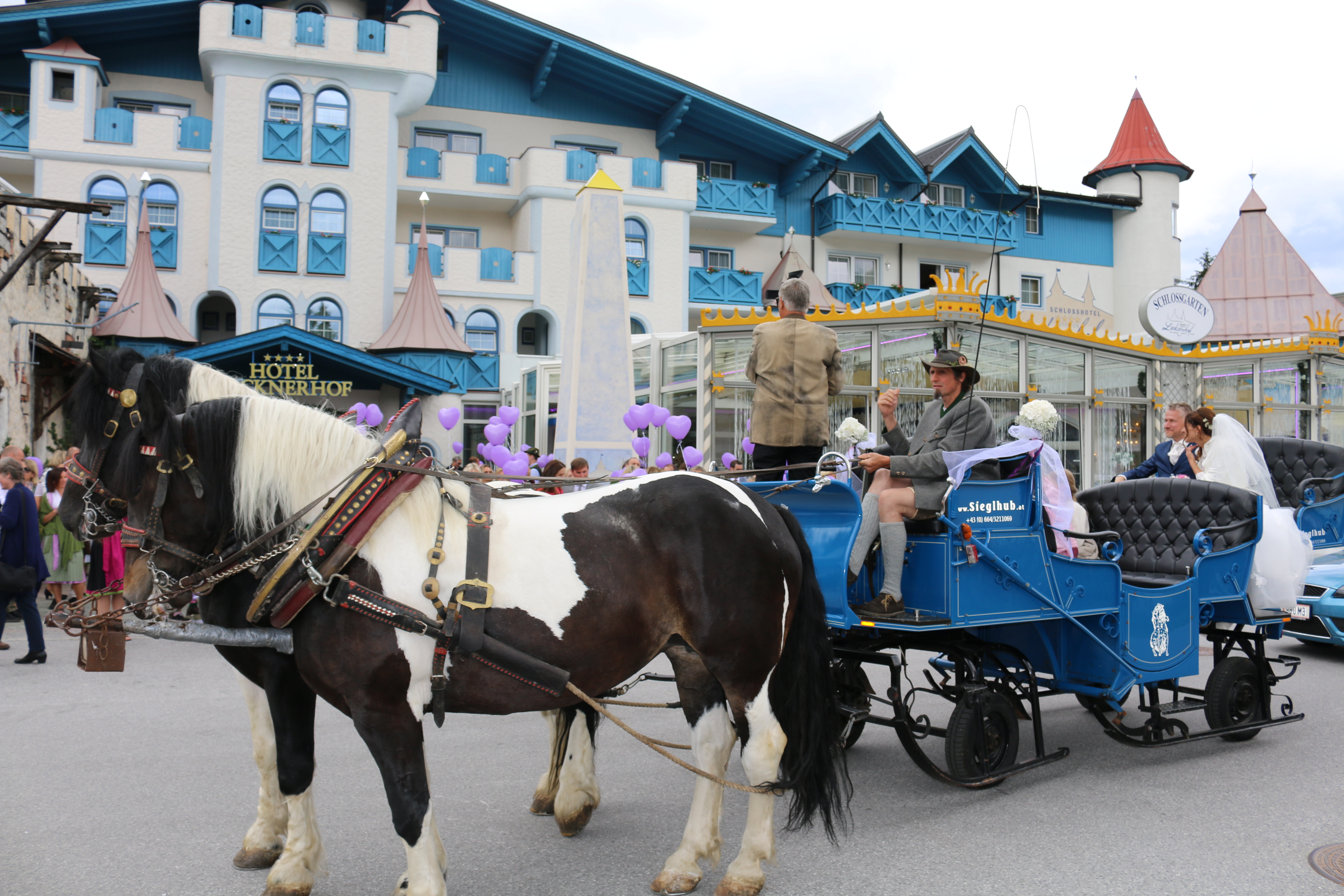 Hochzeitslocation: Mit der Hochzeitskutsche zum Standeamt! - Schlosshotel Lacknerhof****S Flachau