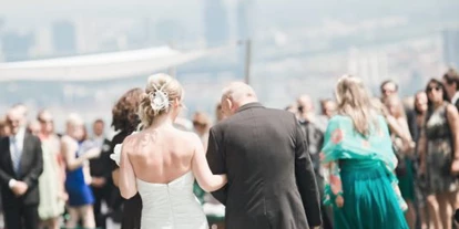 Matrimonio - Gumpoldskirchen - Heiraten im Weingut Cobenzl über den Dächern Wiens.
Foto © stillandmotionpictures.com - Weingut Wien Cobenzl