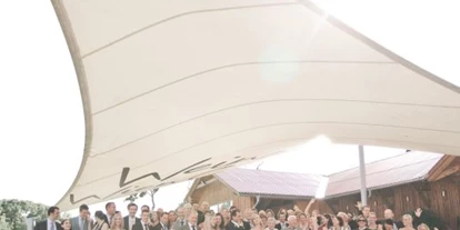 Matrimonio - Gumpoldskirchen - Für ausreichend Schatten ist am Weingut Cobenzl gesorgt.
Foto © stillandmotionpictures.com - Weingut Wien Cobenzl