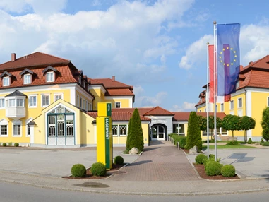 Hochzeitslocation: Außenansicht - Gasthof Hotel Jägerwirt