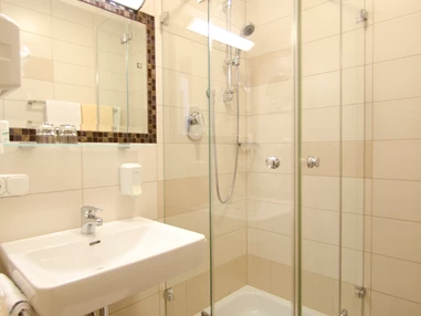 Hochzeitslocation: Zimmer - Bad - Gasthof Hotel Jägerwirt