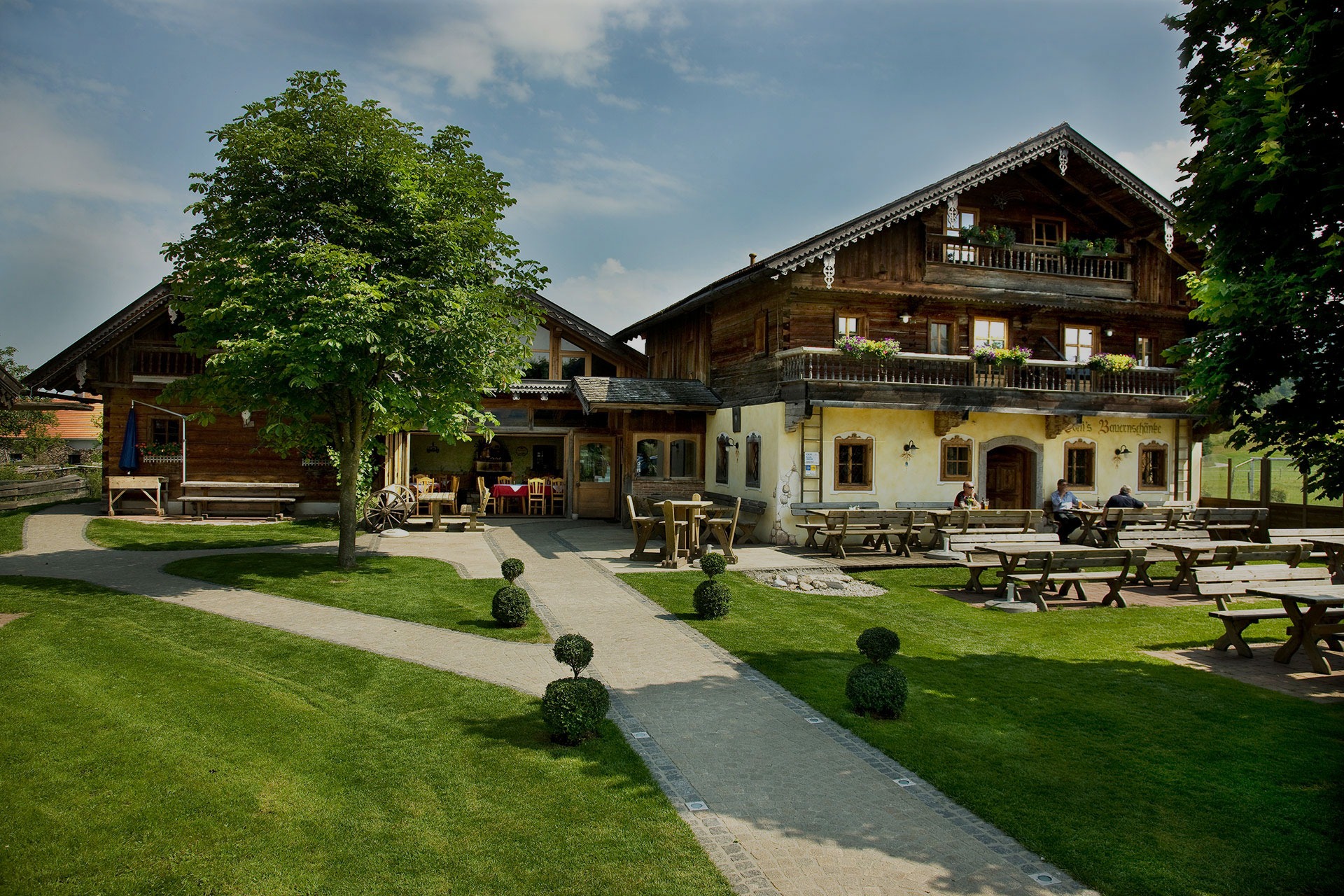 Mariage - Neumarkt am Wallersee -  Traumhafte Hochzeitslocation nahe Salzburg mit rustikalem Stadl-Ambiente


 - Greischbergerhof - Toni's Bauernschenke