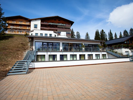 Hochzeitslocation: Die Eventlocation mit riesiger Terrasse - Hotel Sonnenburg