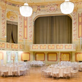 Hochzeit: Hochzeit im Theatersaal - Conference Center Laxenburg