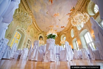 Hochzeit: Ovaler Saal im Conference Center Laxenburg.
Foto © greenlemon.at - Conference Center Laxenburg