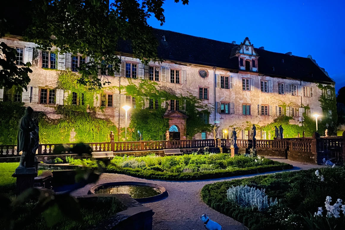 Hochzeitslocation: Das Hauptgebäude - Hotel Kloster & Schloss Bronnbach