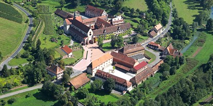 Hochzeit - Trauung im Freien - Odenwald - Das Klosterareal von oben. 6 Hektar für Ihre Traumhochzeit - Hotel Kloster & Schloss Bronnbach