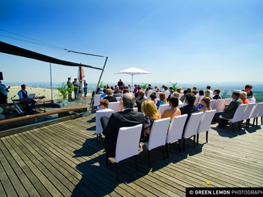 Hochzeit: Feiern Sie Ihre Hochzeit auf der Terrasse Kahlenberg mit Blick über Wien.
Foto © greenlemon.at - Terrasse Kahlenberg