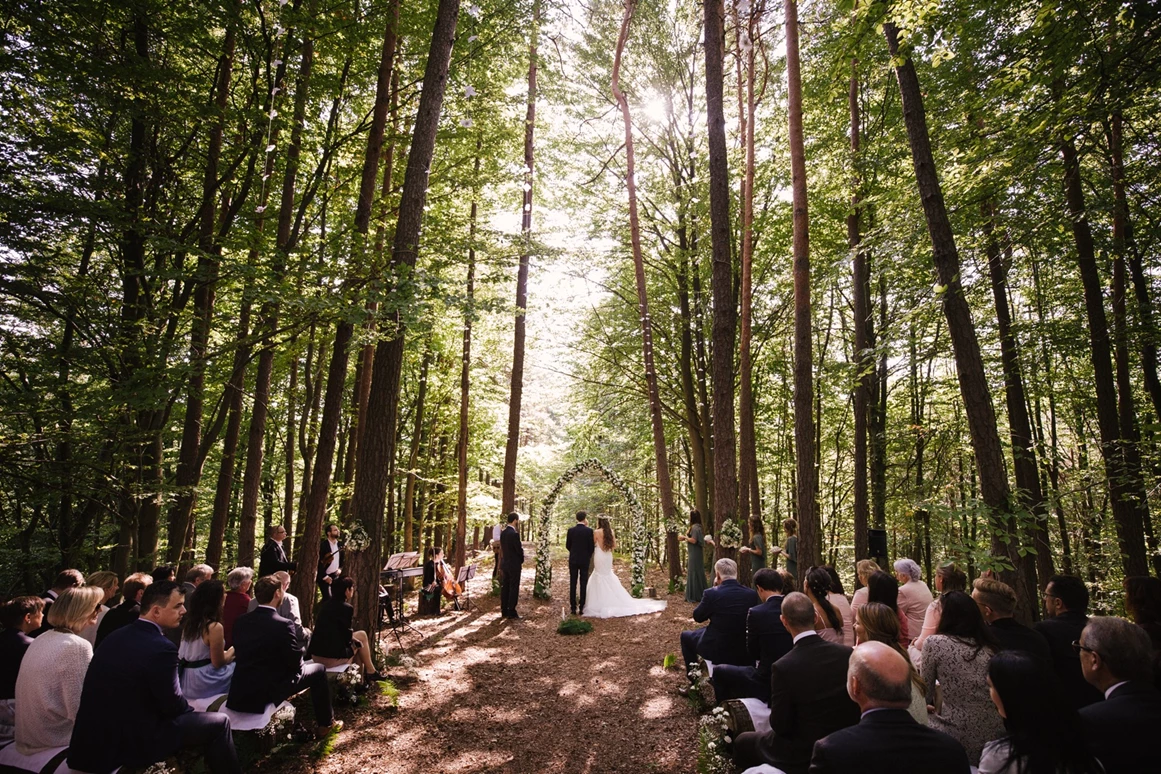 Hochzeitslocation: Waldhochzeit