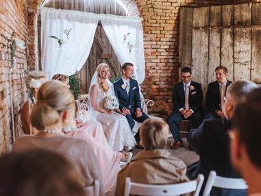 Hochzeitslocation: Huber zu Laah