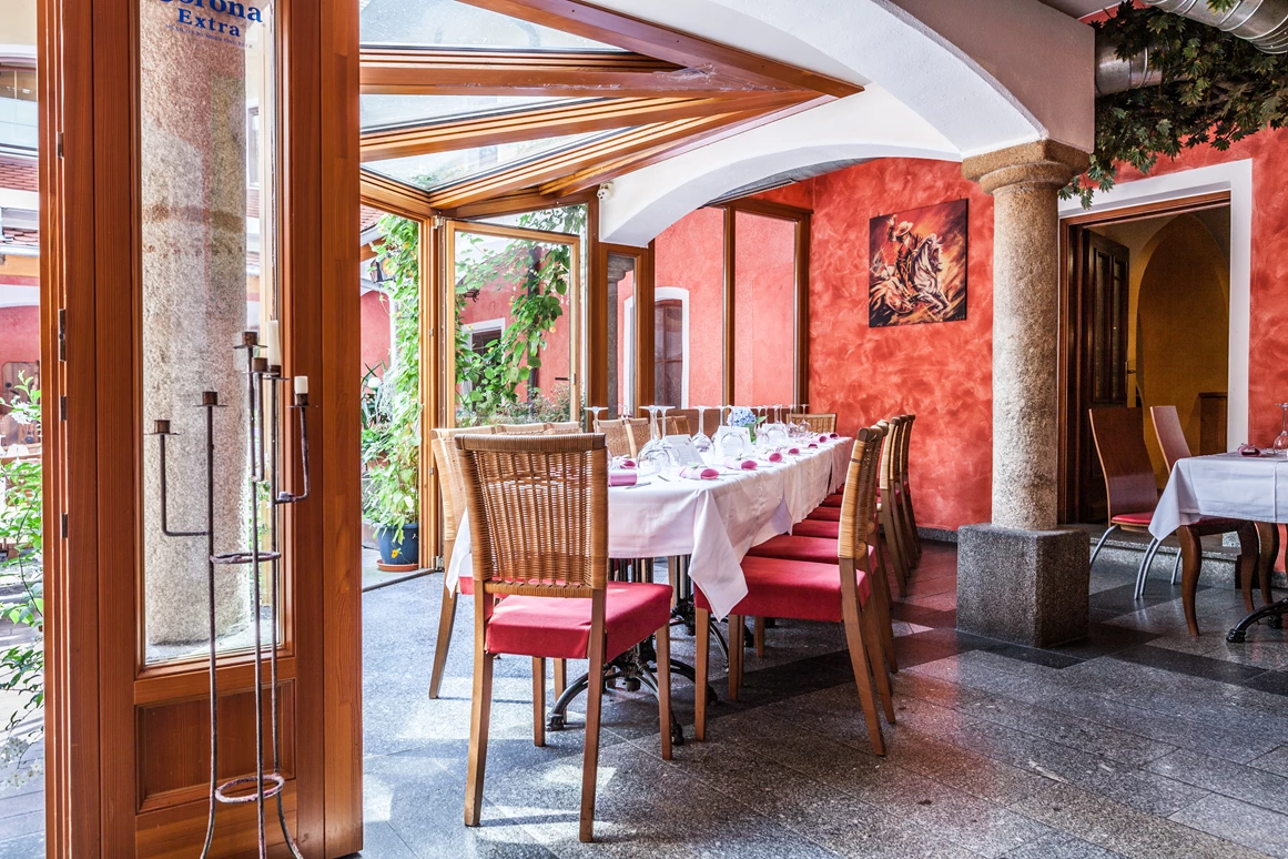 Hochzeit: Wintergarten zum Innenhof - LINDENGUT