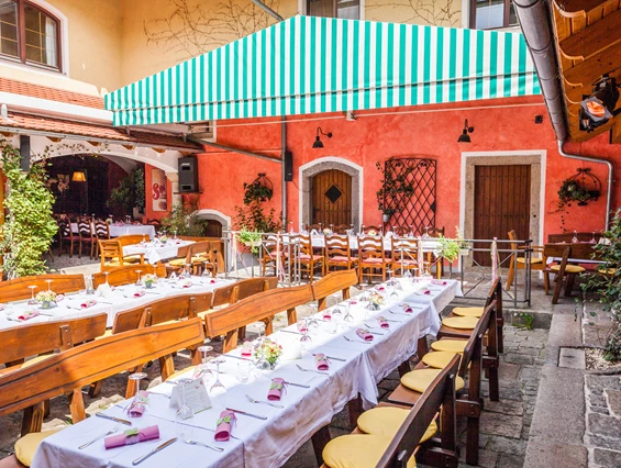 Hochzeit: Innenhof - LINDENGUT