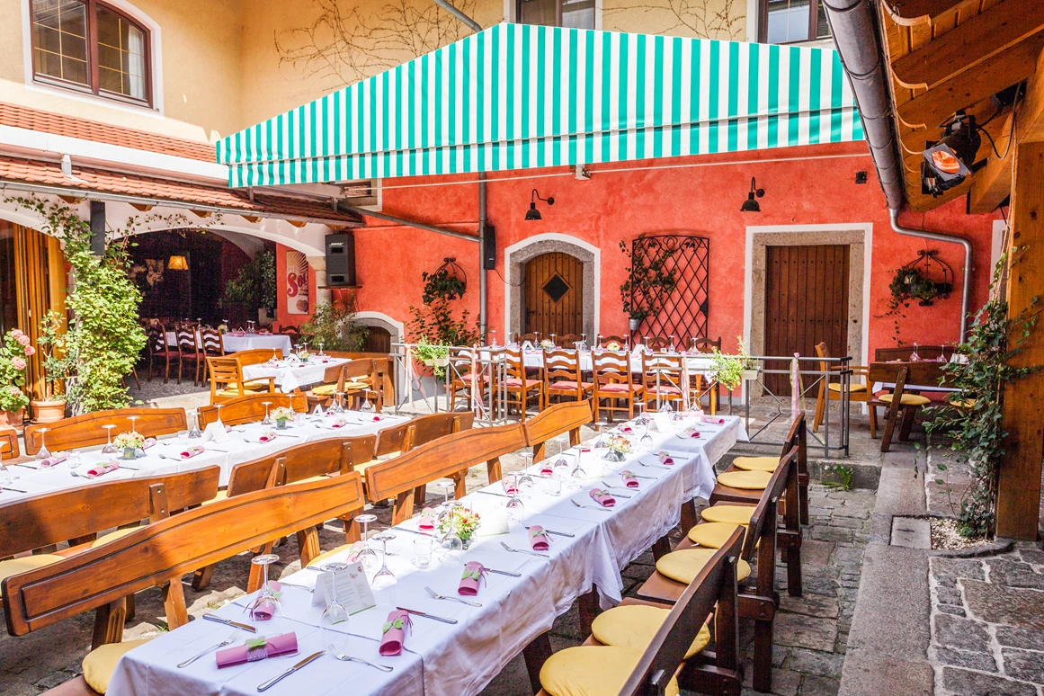 Hochzeit: Innenhof - LINDENGUT