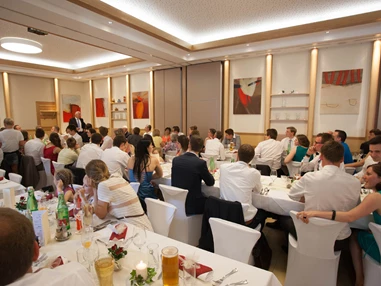 Hochzeit: Ein Blick auf den neuen Veranstaltungssaal im Gasthaus Steinacker.
Foto © Tobias Schlederer - Gasthaus - Fleischerei Steinacker
