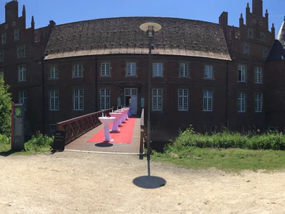 Hochzeit - Umgebung: mit Seeblick - Schlossgastronomie Herten