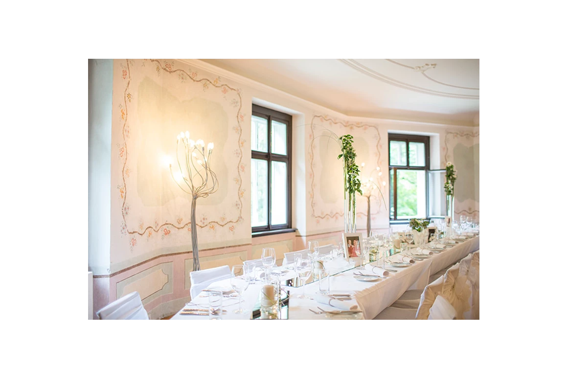 Hochzeit: Heiraten im Bergschlößl Linz. 
Foto (c) sandragehmair.com - Bergschlößl