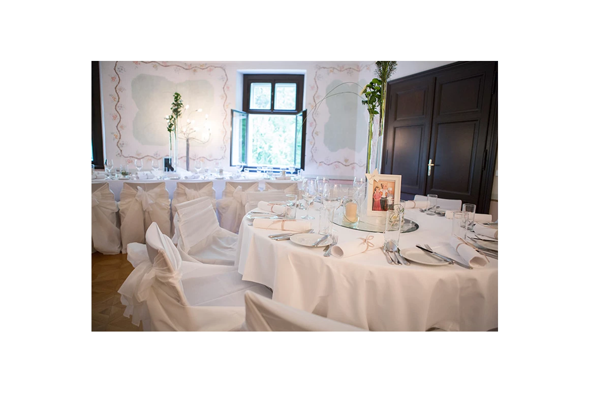 Hochzeit: Heiraten im Bergschlößl Linz. 
Foto (c) sandragehmair.com - Bergschlößl