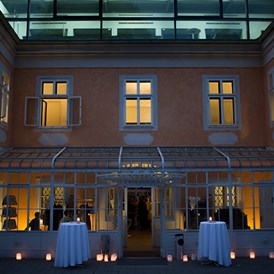 Hochzeit: Das Bergschlößl Linz bei Nacht.
Foto (c) sandragehmair.com - Bergschlößl