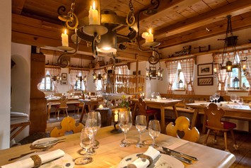 Hochzeit: Das Gasthaus Fellacher vom Almdorf Seinerzeit für Ihre Feier - Almdorf Seinerzeit