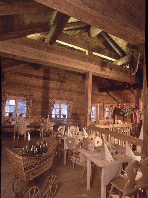 Hochzeitslocation: Die urige Feststube der Rud-Alpe in Lech. - Rud-Alpe