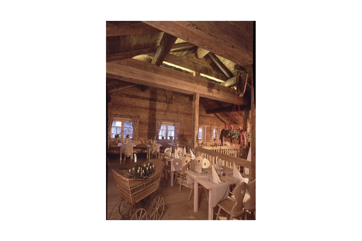 Hochzeitslocation: Die urige Feststube der Rud-Alpe in Lech. - Rud-Alpe