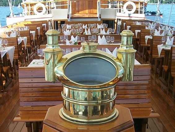 Hochzeitslocation: eine schönere Aussicht kann man sich nicht wünschen - Historisches Dampfschiff Hohentwiel  am Bodensee