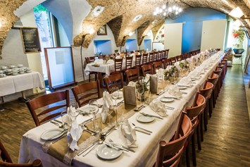 Hochzeit: Feiern Sie Ihre Hochzeit im Gewölbekeller des Schloss Restaurant Hagenberg. - Schloss Restaurant Hagenberg